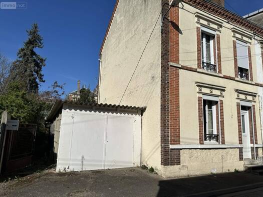 Maison à vendre 79 875 € 3 pièces 2 chambres 74 m² 166 m² de terrain Romilly-sur-Seine 10100