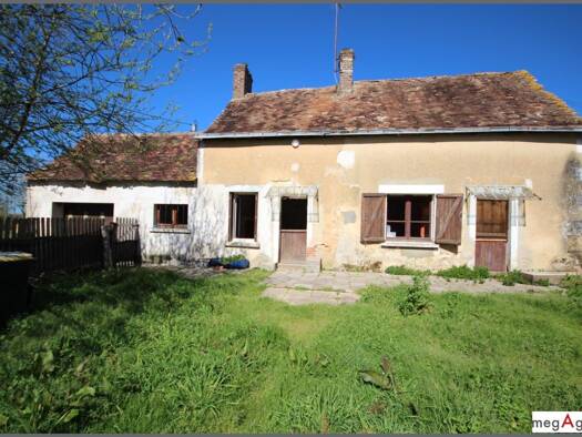 Maison à vendre 40 000 € 3 pièces 1 chambre 56 m² 4 600 m² de terrain Aubigné-Racan 72800