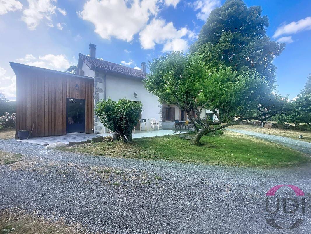 Maison 4 pièces 108 m² · à Sous-Parsat · 108 m² · 144 500 €