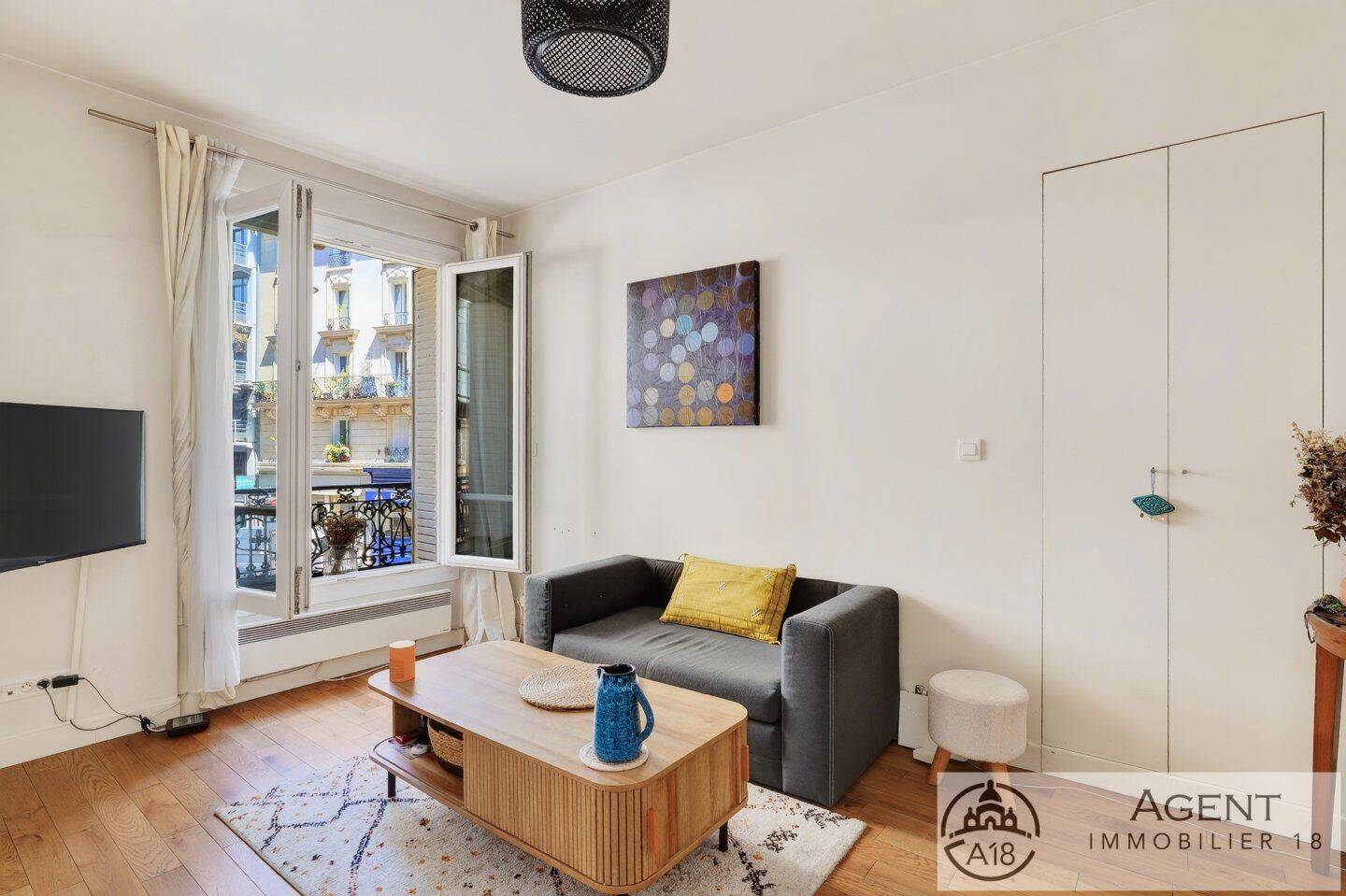 Appartement 2 pièces 27 m² · à Paris 18ème Arrondissement · 27 m² · 307 000 €