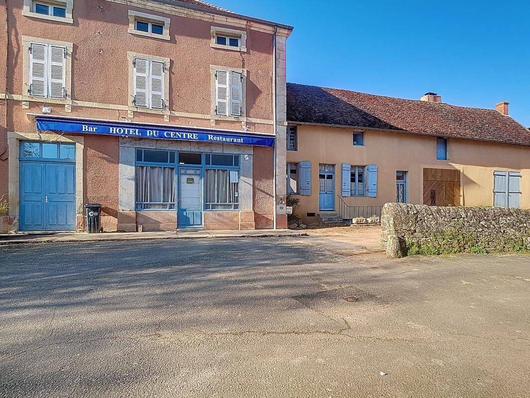 Maison 10 pièces 330 m² · à Martigny-le-Comte · 330 m² · 189 000 €