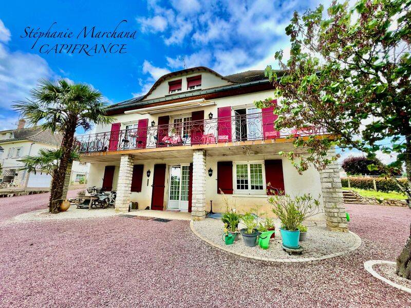 Maison 7 pièces 241 m² · à Bonneval · 241 m² · 297 000 €
