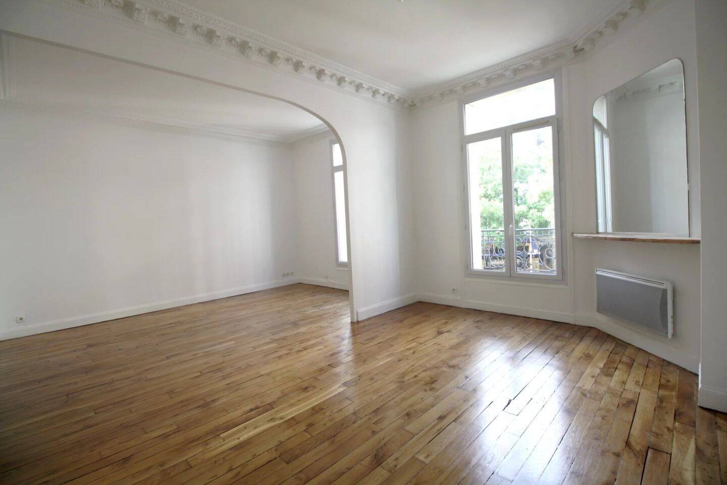 Appartement 2 pièces 57 m² · à Paris 18ème Arrondissement · 57,4 m² · 1 833 €/mois