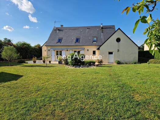 Maison à vendre 295 000 € 6 pièces 5 chambres 153 m² 1 900 m² de terrain Belgeard 53440