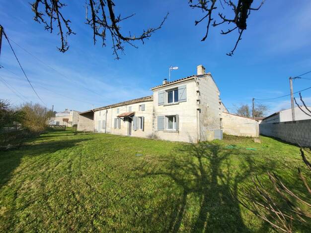 Villa à vendre 349 900 € 6 pièces 3 chambres 216 m² 1 852 m² de terrain Thénac 17460