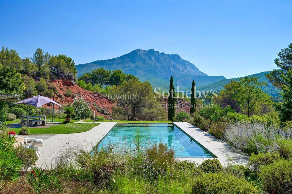 Maison 10 pièces 430 m² · à Aix-en-Provence · 430 m² · 12 000 €/mois