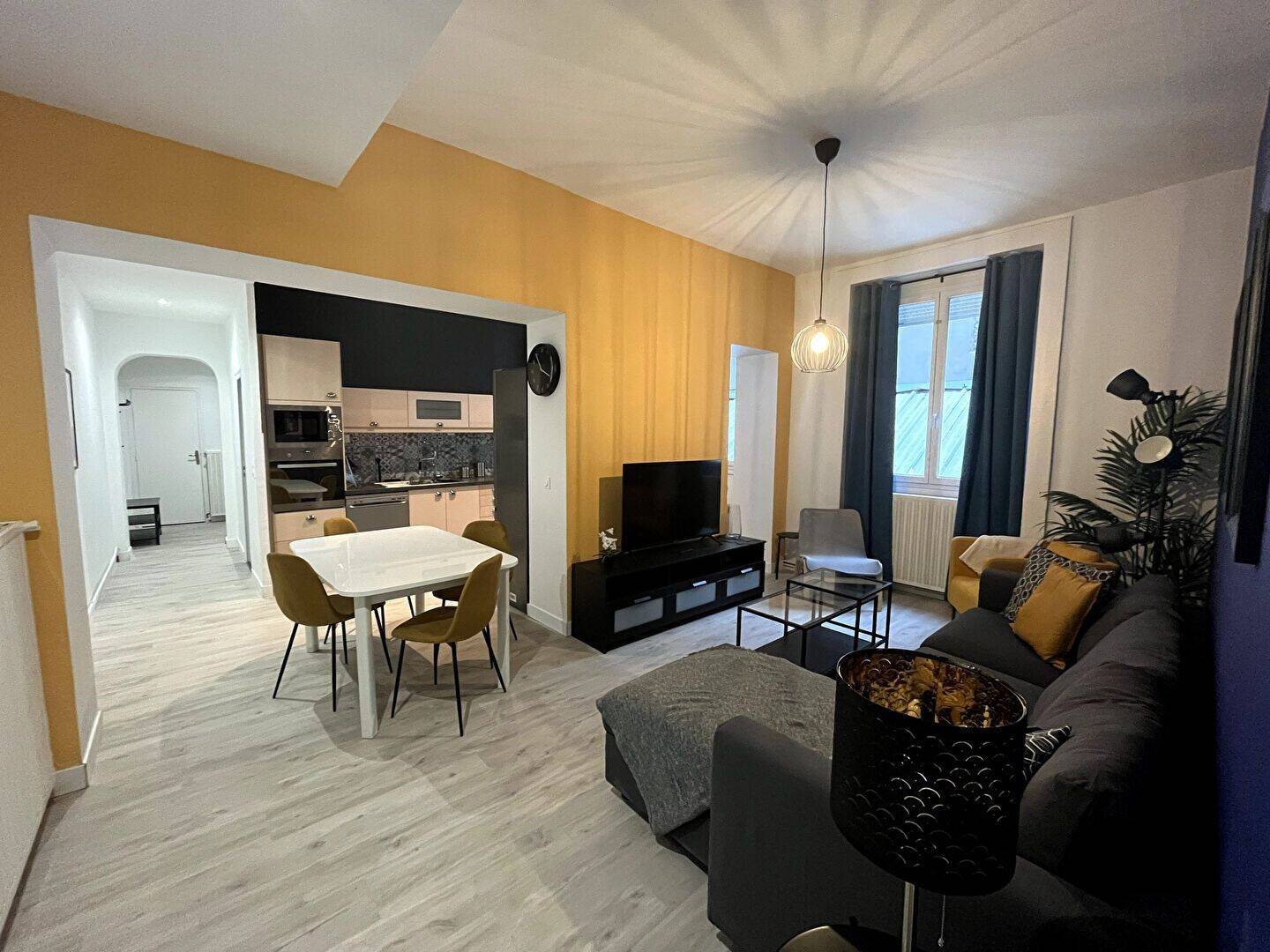 5 pièces 103 m² · à Saint-Étienne · 103 m² · 1 185 €/mois