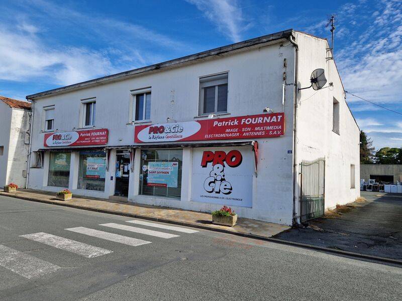 Maison 6 pièces 200 m² · à Tonnay-Boutonne · 200 m² · 160 000 €