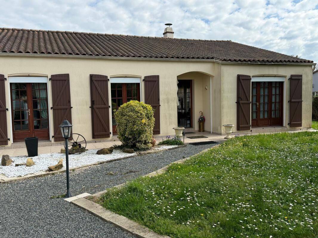 Maison 4 pièces 97 m² · à Coulonges-sur-l'Autize · 96,7 m² · 187 500 €