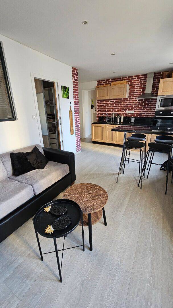 Appartement 2 pièces 40 m² · à Paris 18ème Arrondissement · 40 m² · 1 295 €