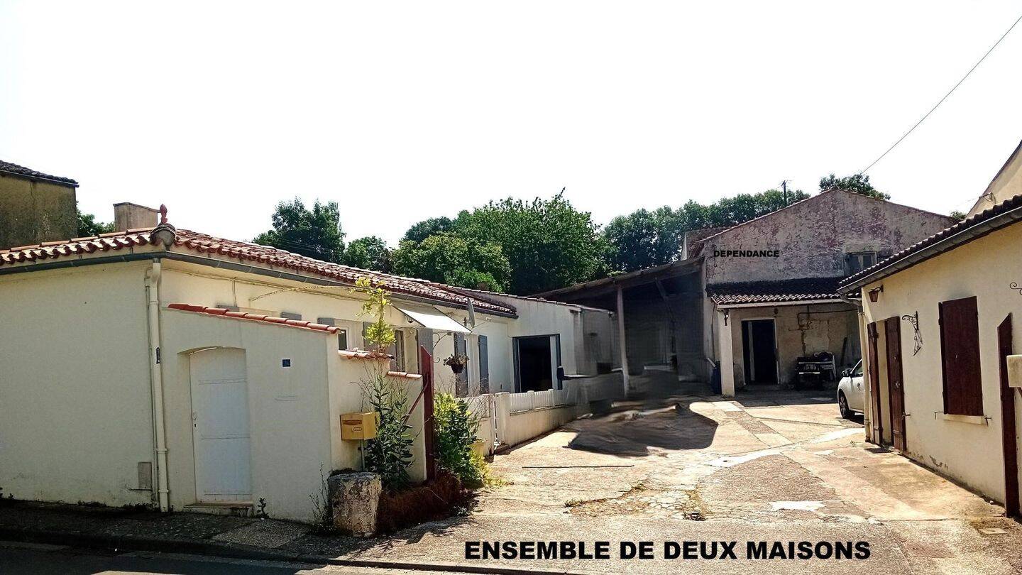 Maison 8 pièces 190 m² · à La Chapelle-des-Pots · 190 m² · 229 000 €