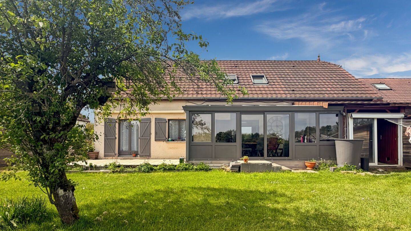 Maison 6 pièces 156 m² · à Arc-sur-Tille · 156 m² · 298 000 €