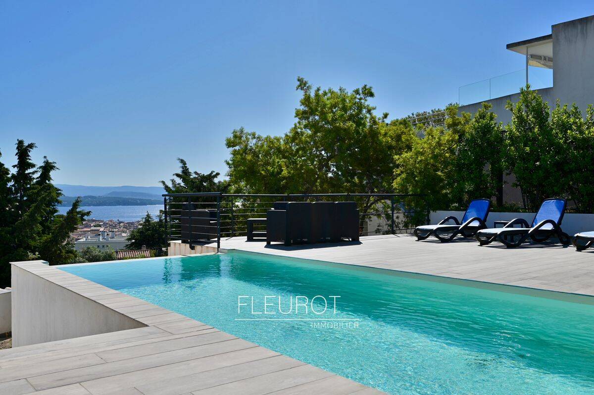 Maison 4 pièces 150 m² · à La Ciotat · 150,2 m² · 3 730 €/mois