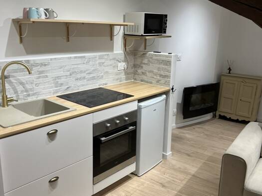 Appartement à louer 460 € 1 pièce 25 m² Étage 3/3 Bellevue-Solaure Saint-Étienne 42000