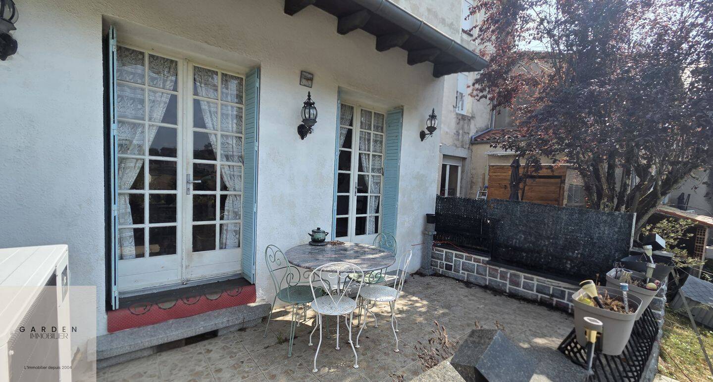 Maison 5 pièces 129 m² · à Lacrouzette · 128,7 m² · 89 000 €