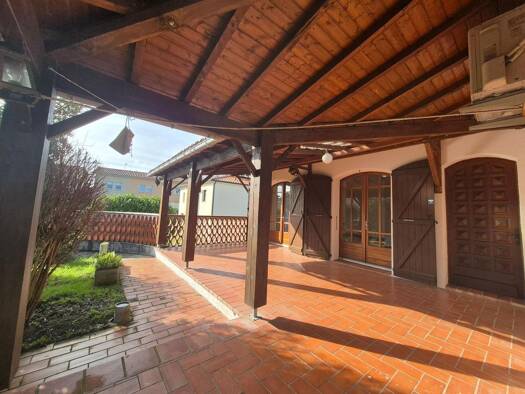 Maison à louer 1 390 € 4 pièces 3 chambres 112 m² Aussonnelle Rive Droite La Salvetat-Saint-Gilles 31880