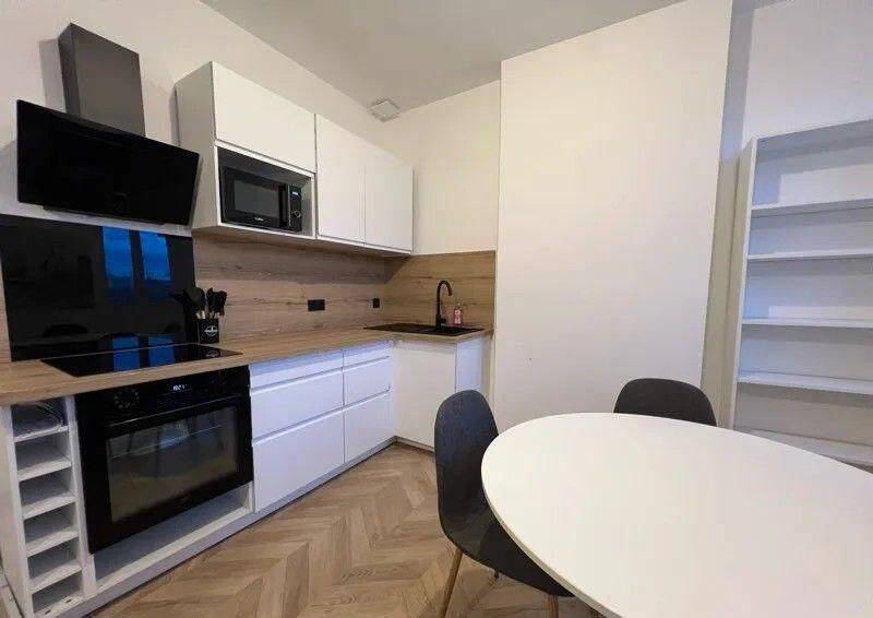 Appartement 2 pièces 42 m² · à Marseille 1er Arrondissement · 42 m² · 980 €