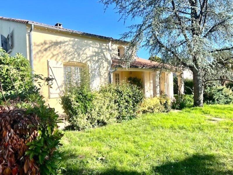 Maison 6 pièces 112 m² · à La Chapelle-des-Pots · 112 m² · 264 000 €
