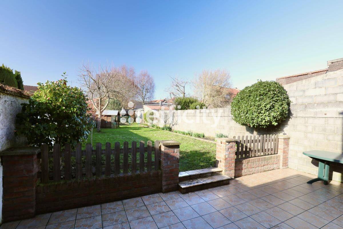 Maison 6 pièces 140 m² · à Croix · 140 m² · 384 000 €
