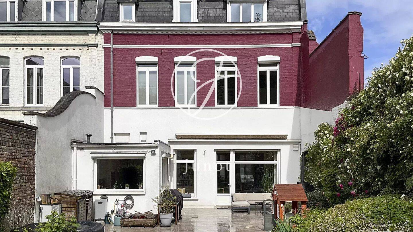 Maison 9 pièces 273 m² · à Roubaix · 272,6 m² · 750 000 €