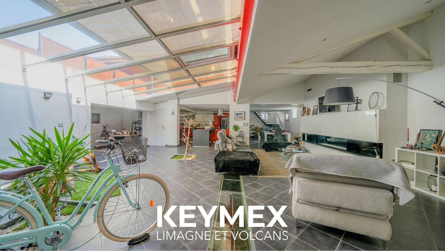 Appartement 4 pièces 207 m² · à Clermont-Ferrand · 207 m² · 375 000 €