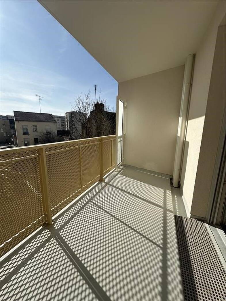 Appartement à louer 1 043 € 4 pièces 3 chambres 80 m² 2ème étage Bois d'Amour-Porte de Paris-Courlancy Reims 51100