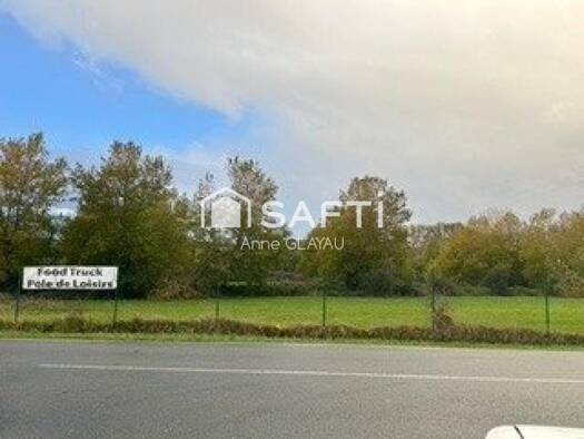 Propriété de loisirs à vendre 187 000 € 34 265 m² de terrain Saint-Ciers-du-Taillon 17240
