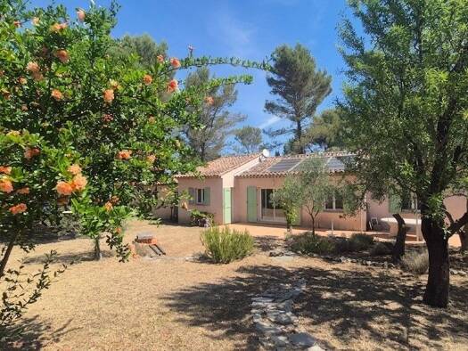 Maison de plain-pied à vendre 472 500 € 4 pièces 3 chambres 103 m² 2 500 m² de terrain Sud Vidauban 83550