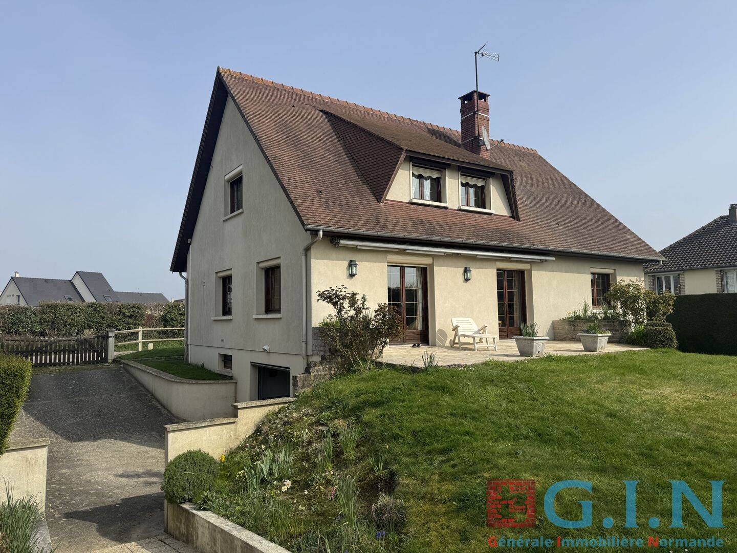 Maison 7 pièces 173 m² · à Bourneville-Sainte-Croix · 173 m² · 347 000 €