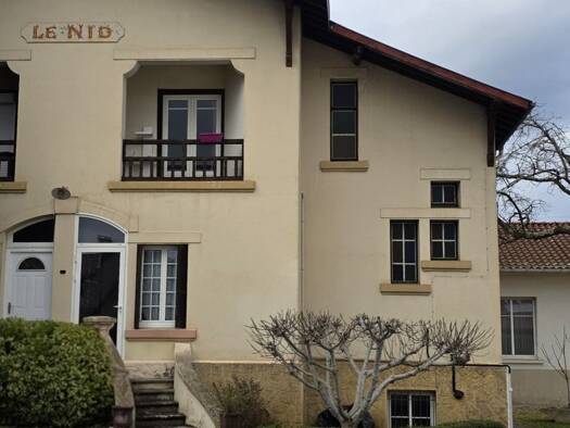 Maison de ville à vendre 158 000 € 4 pièces 2 chambres 123 m² 150 m² de terrain Centre-Gare Lourdes 65100