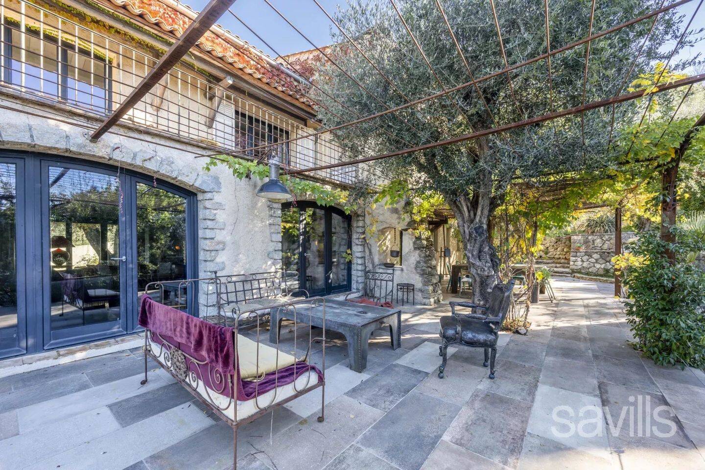 Maison 7 pièces 227 m² · à Grasse · 227,4 m² · 1 495 000 €