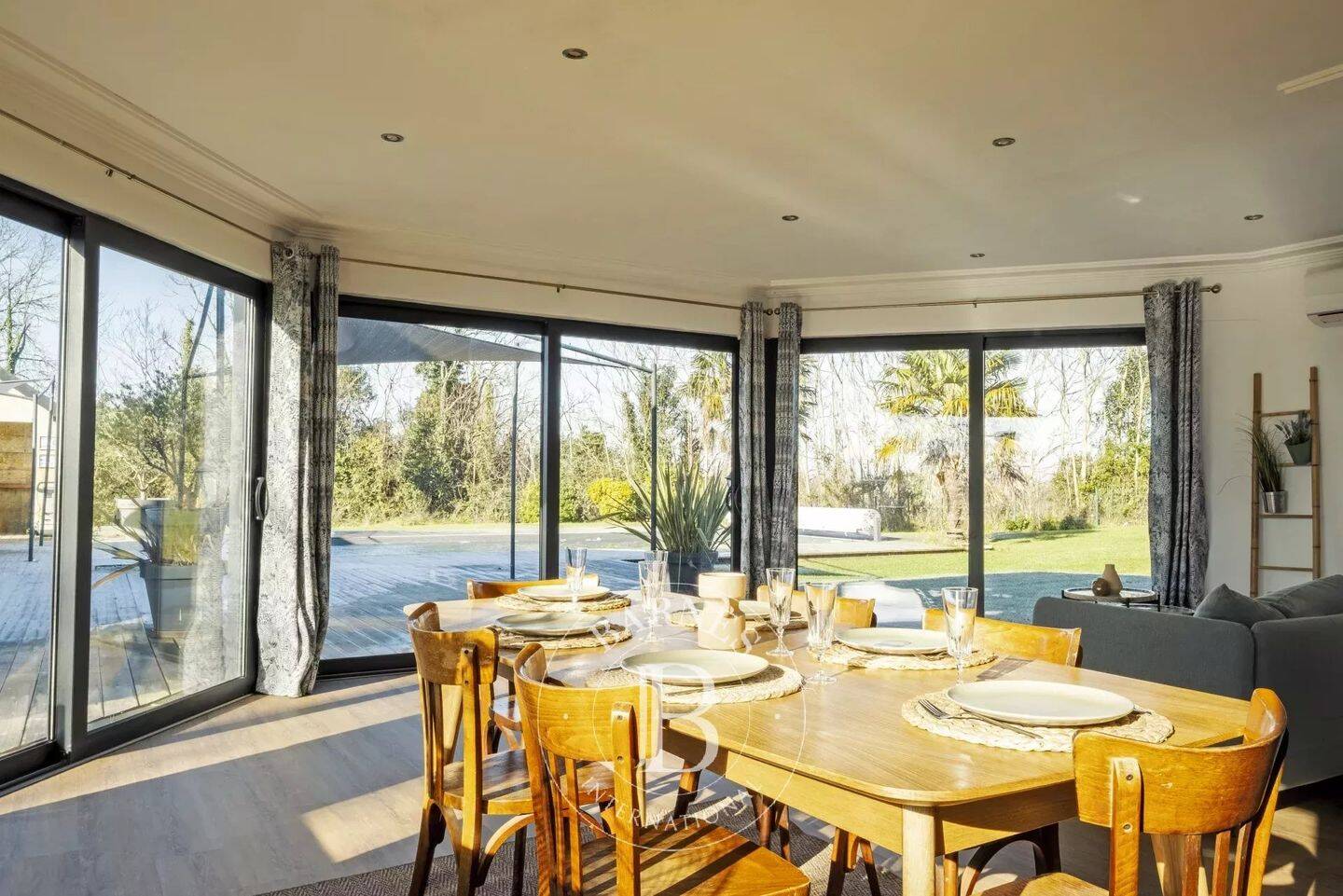 Maison 16 pièces 630 m² · à Prignac-Et-Marcamps · 630 m² · 1 470 000 €