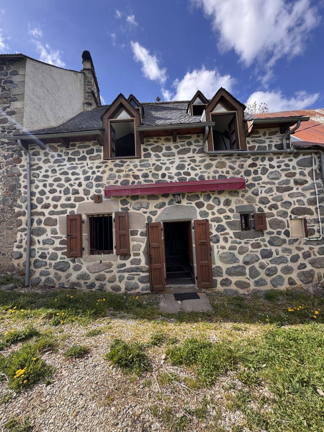 Maison 4 pièces 113 m² · à Dienne · 113 m² · 130 000 €