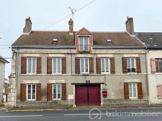 Immeuble à vendre 260 000 € 250 m² Chevilly 45520