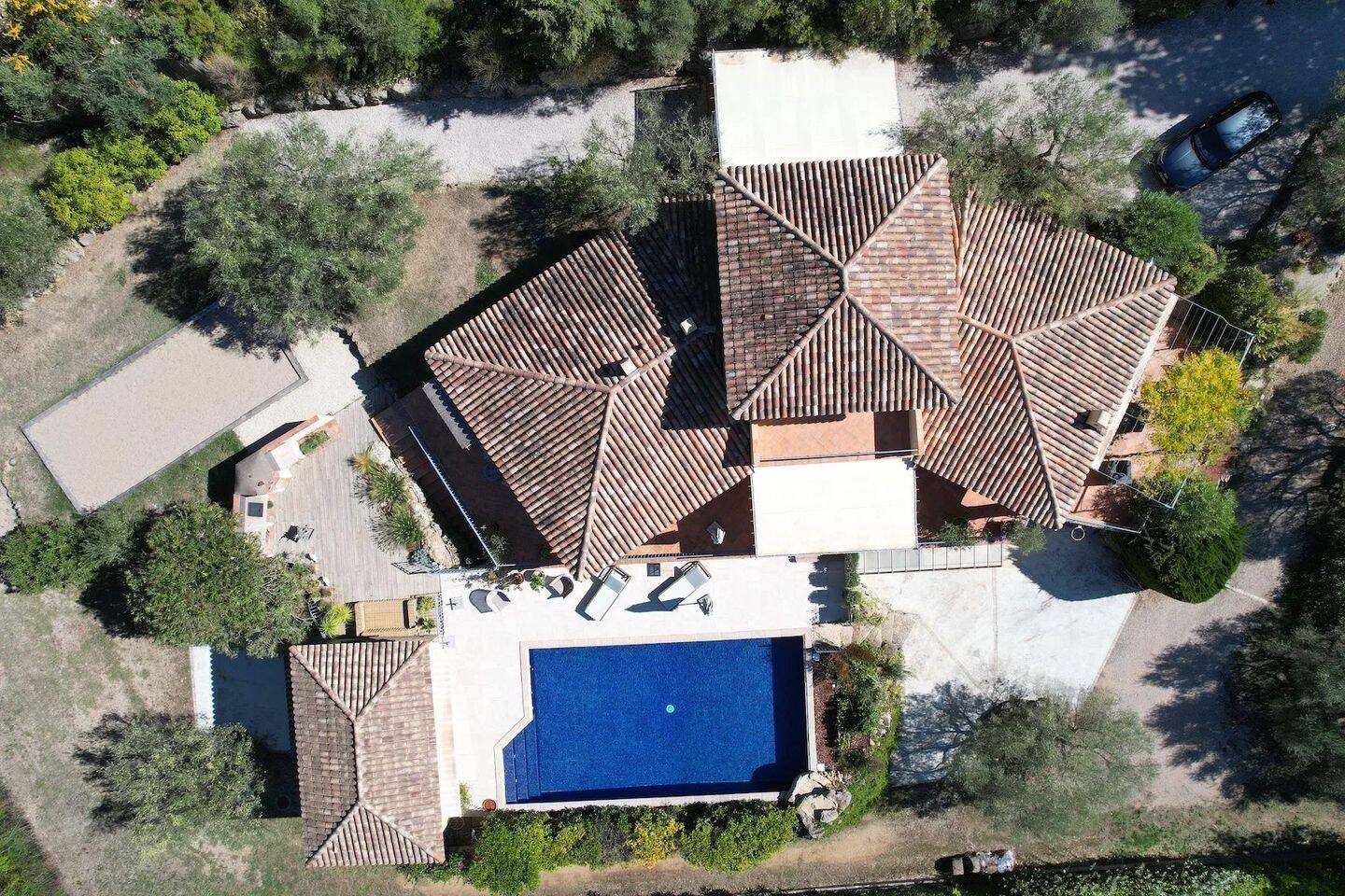 Maison 5 pièces 230 m² · à Saint-Antonin-du-Var · 230 m² · 892 000 €