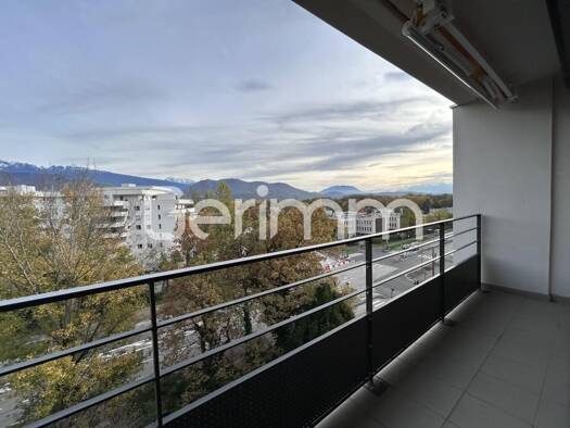 Appartement à louer 980 € 4 pièces 3 chambres 80 m² Étage 6/6 Ayguinards Meylan 38240