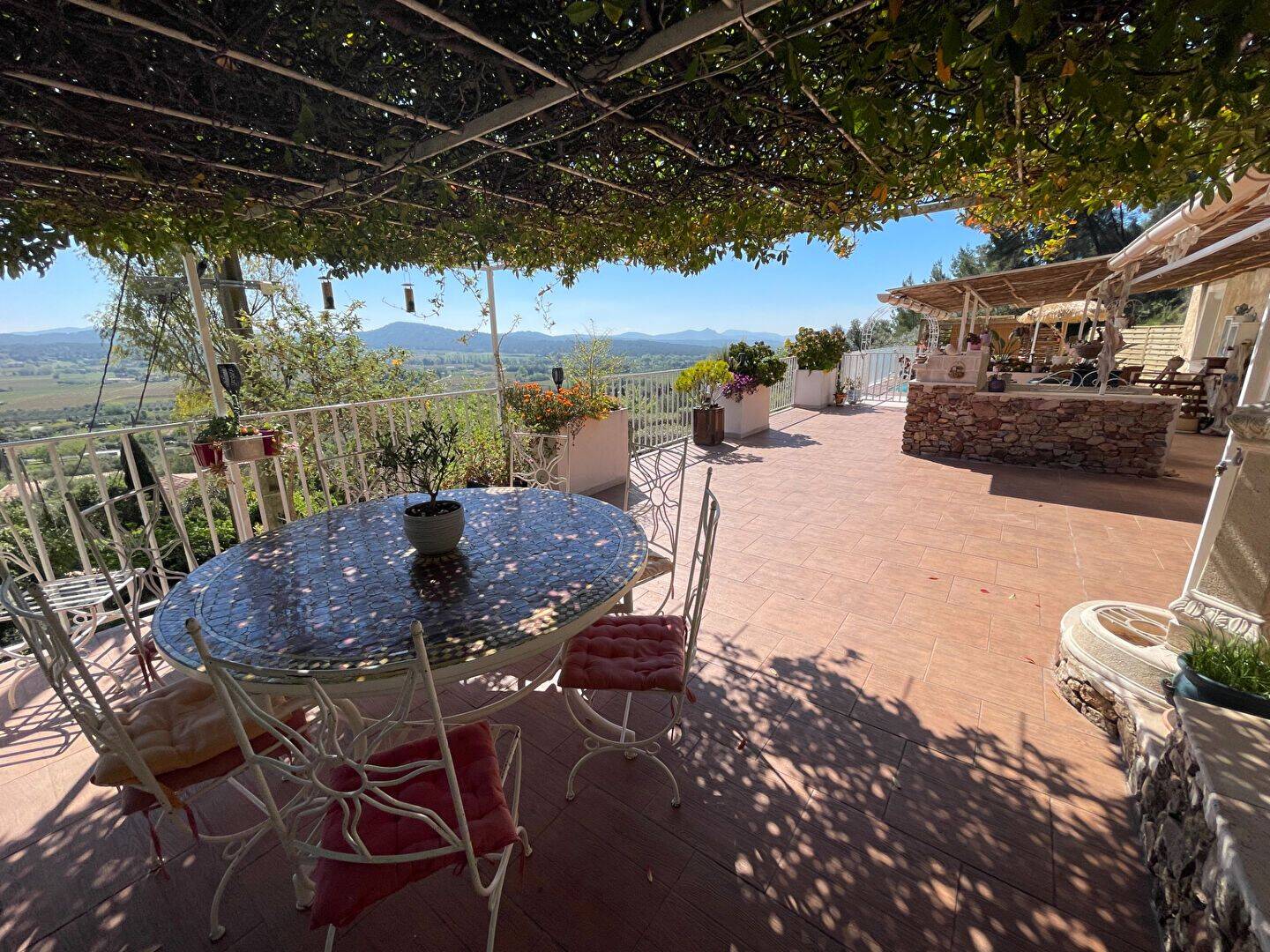 Maison 5 pièces 174 m² · à Cuers · 174 m² · 580 000 €