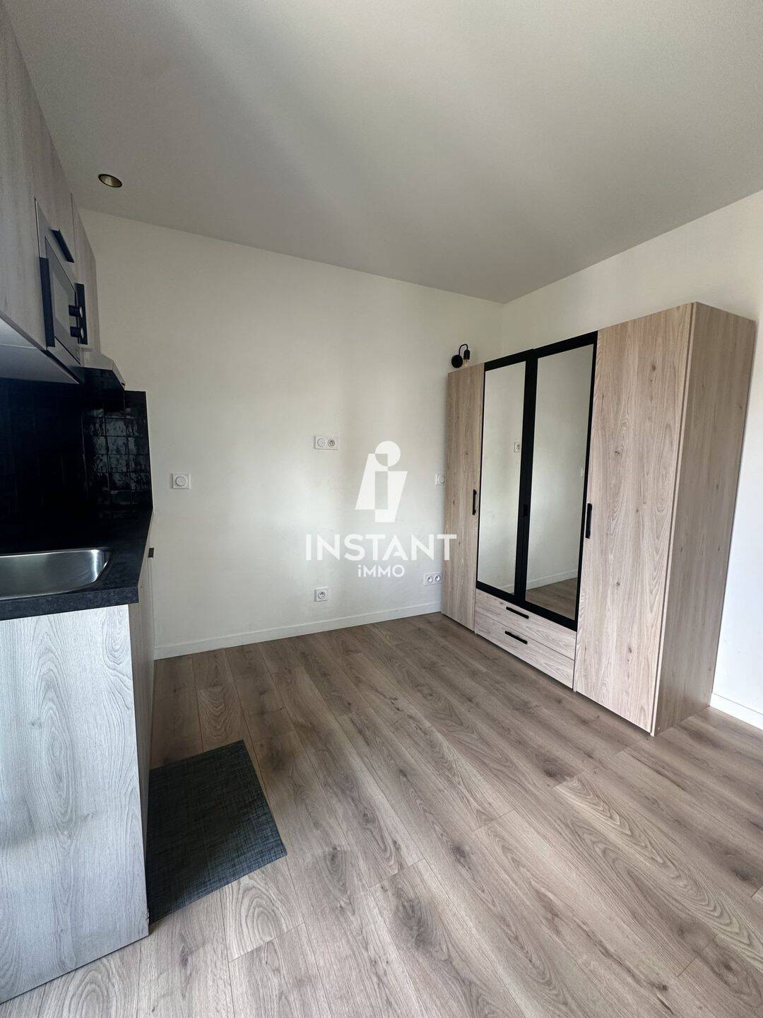 Appartement 1 pièce 15 m² · à Créteil · 14,7 m² · 750 €