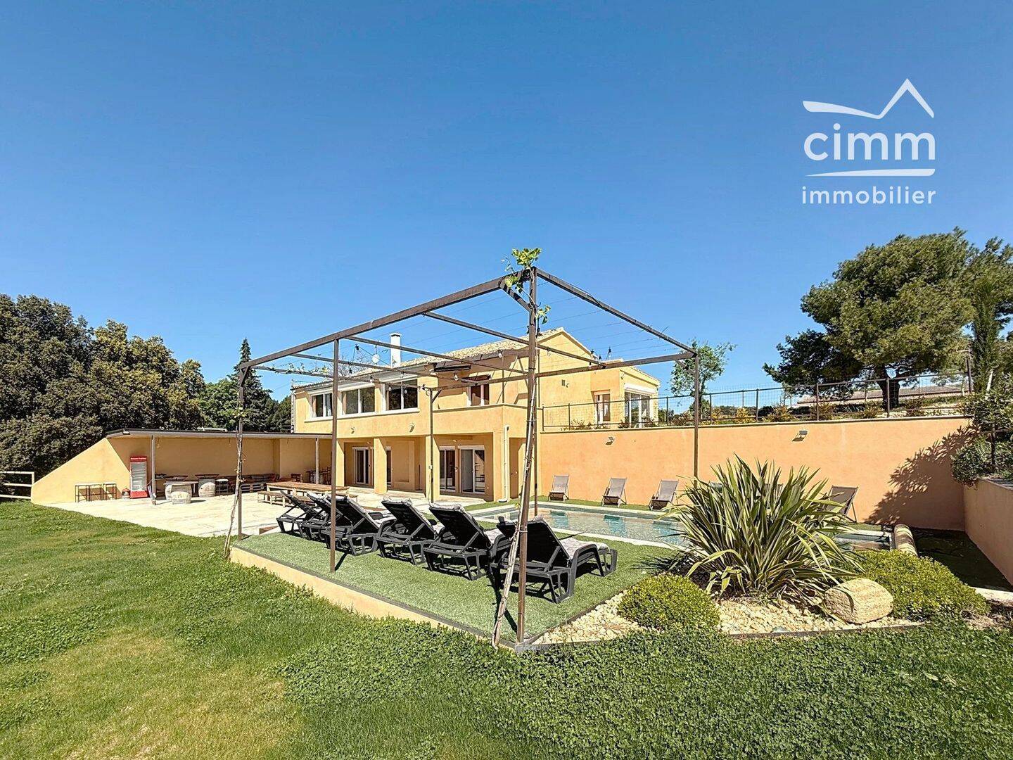 Maison 15 pièces 280 m² · à Tulette · 280 m² · 2 205 000 €