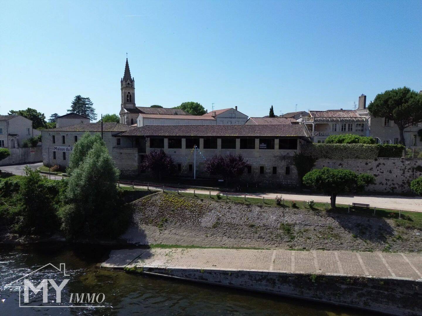 Maison 2 pièces 270 m² · à Port-Sainte-Foy-Et-Ponchapt · 270 m² · 304 000 €