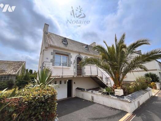 Maison à vendre 216 180 € 7 pièces 2 chambres 132 m² 665 m² de terrain Plouescat 29430