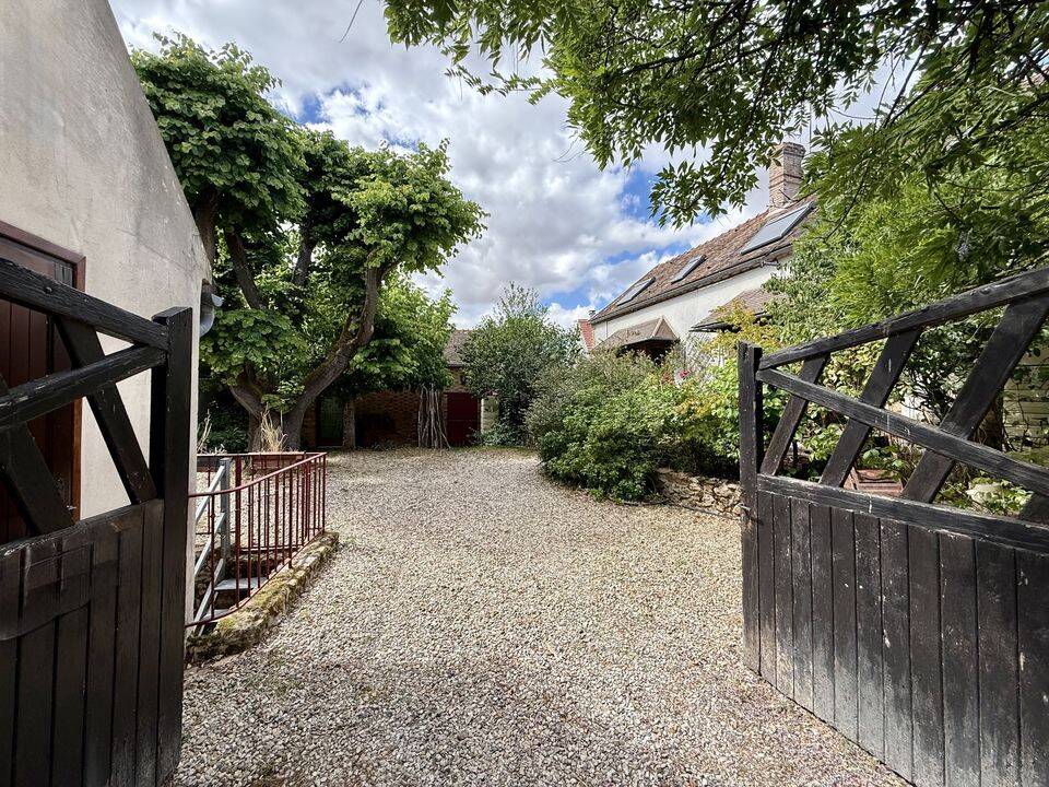 Maison 12 pièces 205 m² · à Lixy · 205 m² · 326 000 €