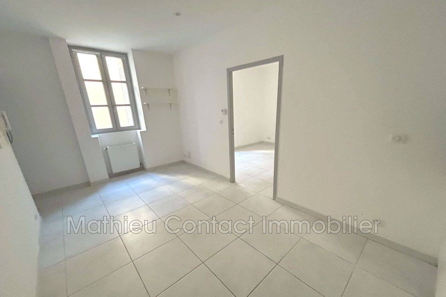 Appartement 2 pièces 25 m² · à Nîmes · 24,6 m² · 250 €/mois
