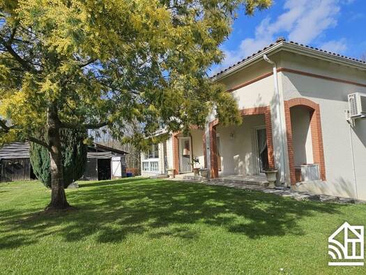 Maison à vendre 285 000 € 4 pièces 2 chambres 96,8 m² 22 000 m² de terrain Sainte-Croix-Volvestre 09230