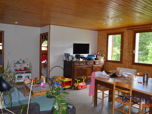 Appartement à vendre 130 000 € 4 pièces 3 chambres 55 m² 2ème étage Lélex 01410