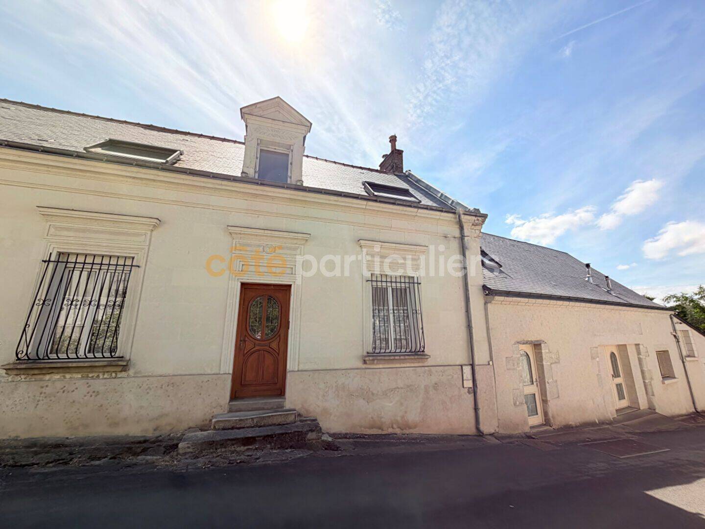 Maison 12 pièces 380 m² · à Montlouis-sur-Loire · 380 m² · 376 200 €