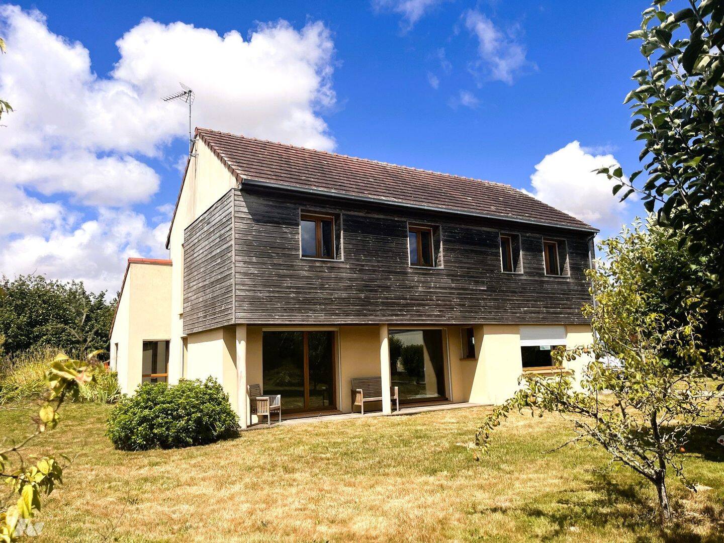 Maison 4 pièces 163 m² · à Logron · 163 m² · 334 400 €