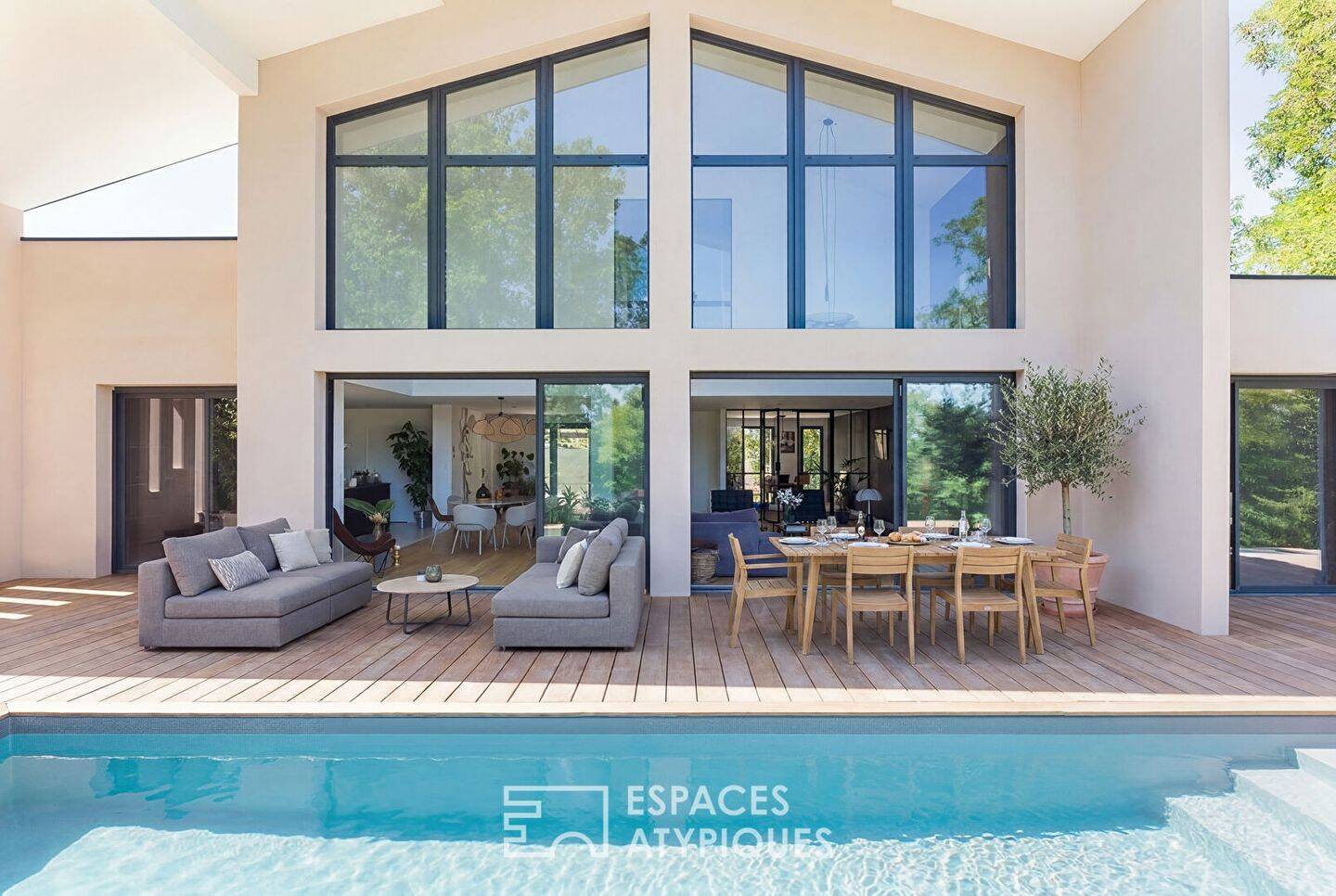 Maison 7 pièces 230 m² · à Péchabou · 230 m² · 1 390 000 €