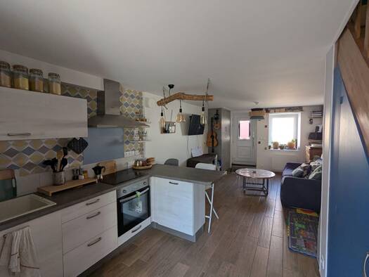 Maison à vendre 205 000 € 3 pièces 2 chambres 50 m² 77 m² de terrain Saint-Maurice-de-Gourdans 01800