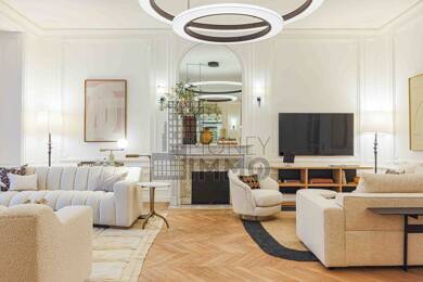 Appartement à louer 33 000 € 6 pièces 4 chambres 240 m² 5ème étage Invalides Paris 7ème 75007